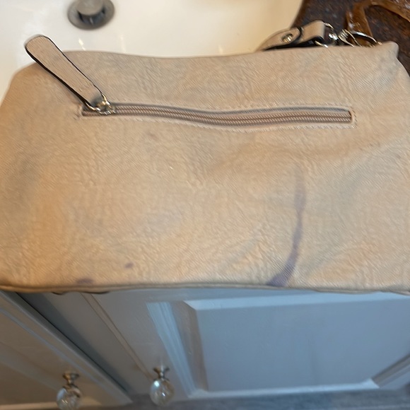 Big Buddha with rosette flower 9”x5x wrist bag pics show some wear - Picture 4 of 4